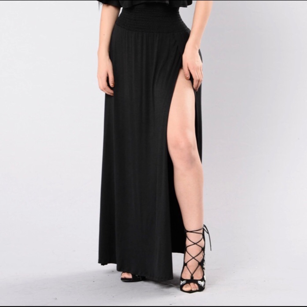 Fashion Nova Chillin Maxi Skirt Black